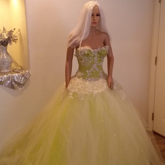 SAMPLE GOWN ONLY- "FAWN" Ivory & Green Lace Wedding Ballgown Set - Picture 1 of 4